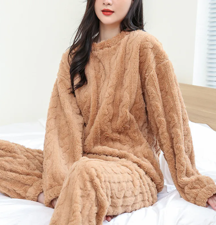 Conjunto de Pijama de Terciopelo Coral de Invierno – Suéter Cálido y Pantalones