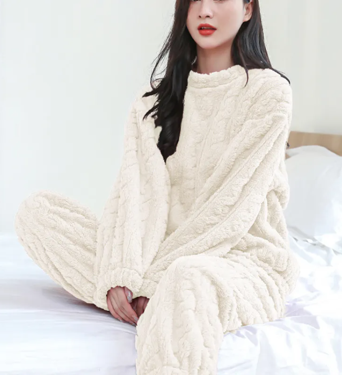 Conjunto de Pijama de Terciopelo Coral de Invierno – Suéter Cálido y Pantalones