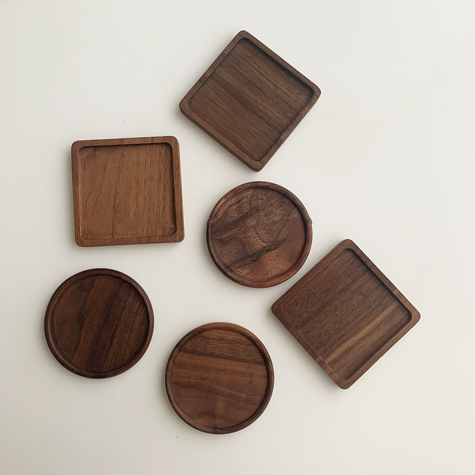 Posavasos de Madera de Nogal Japonés Sin Pintar y Aislado