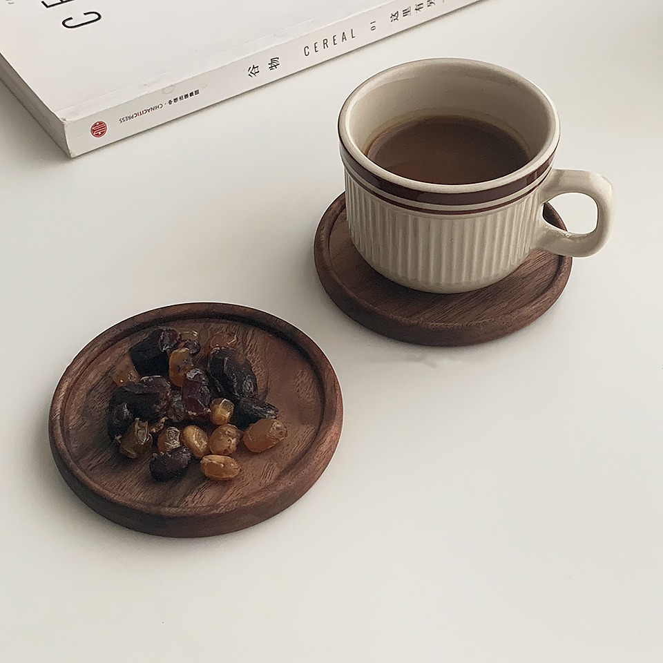 Posavasos de Madera de Nogal Japonés Sin Pintar y Aislado