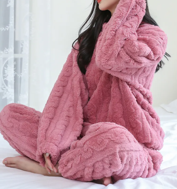 Conjunto de Pijama de Terciopelo Coral de Invierno – Suéter Cálido y Pantalones