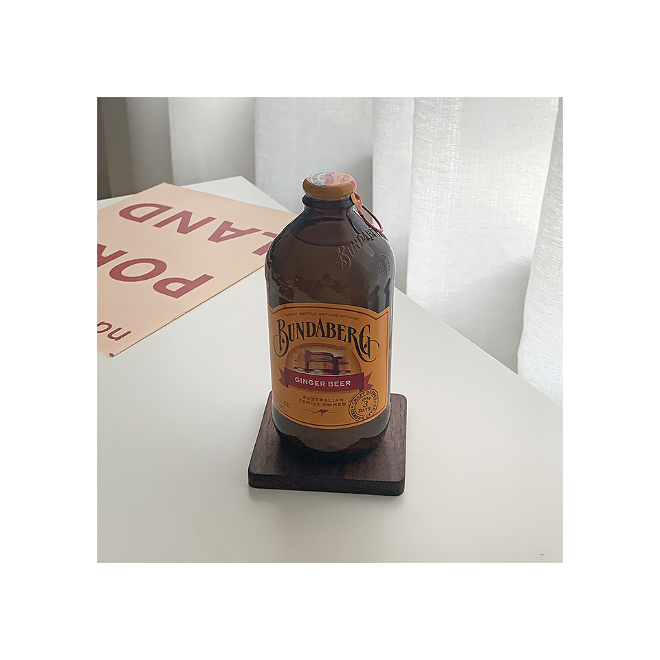 Posavasos de Madera de Nogal Japonés Sin Pintar y Aislado